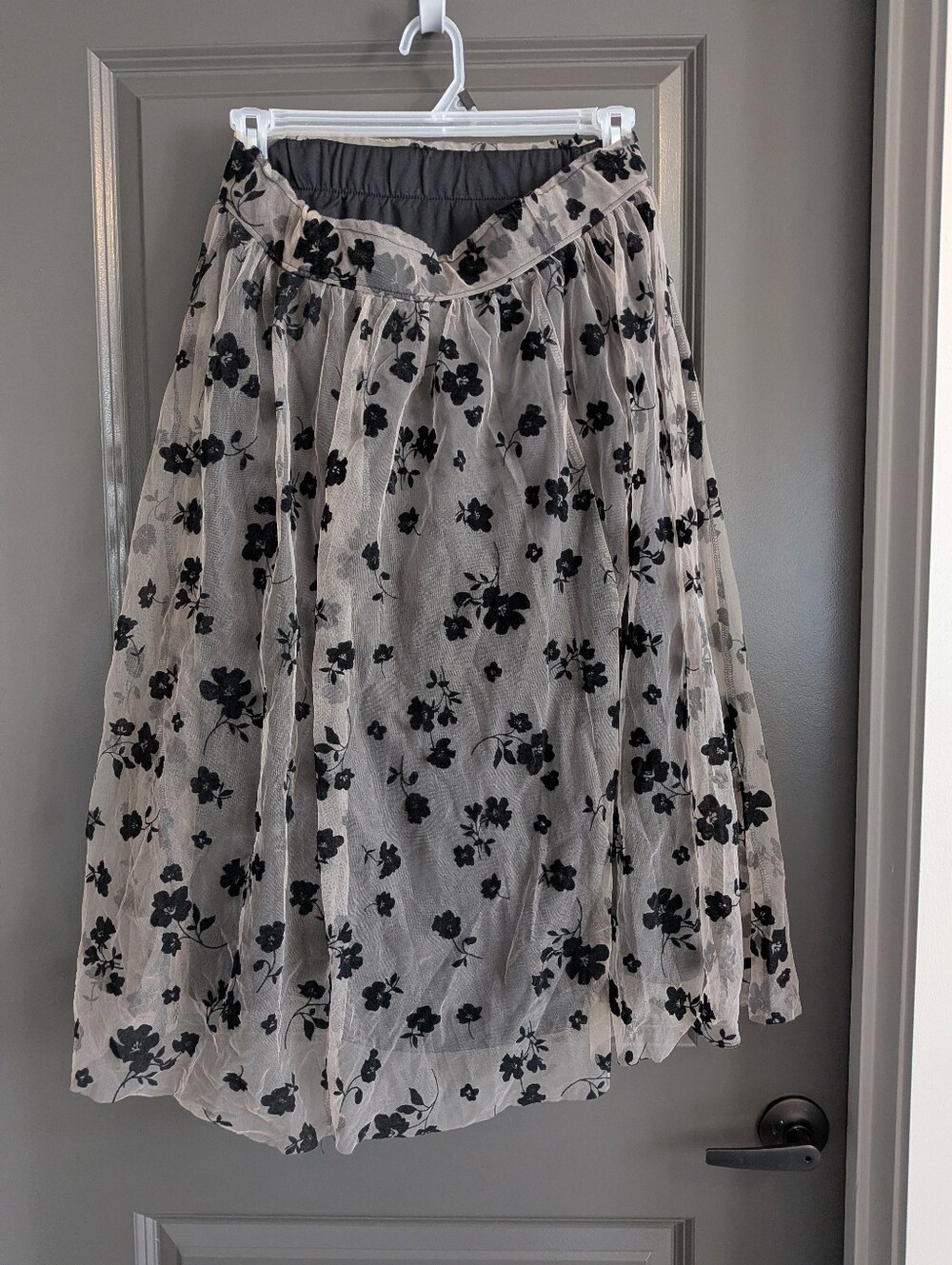 Cato Dusty Pink Tulle Mesh Midi Skirt with Black Floral Overlay - Picture 4 of 5